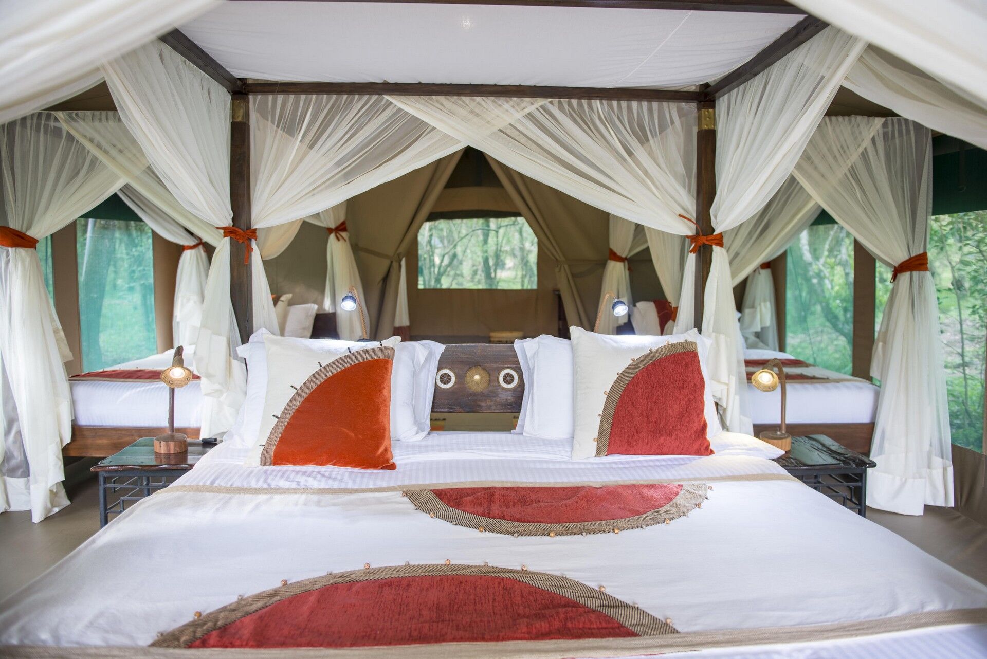 Bett mit Moskitonetz Bett mit Moskitonetz